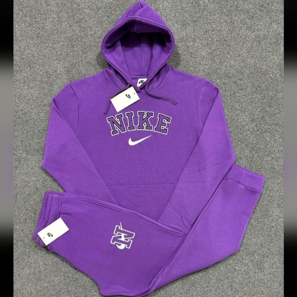 purple sweatshirt nike